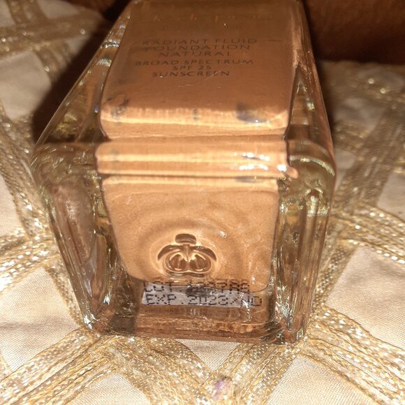 CLE DE PEAU BEAUTE FLUID FOUNDATION/ CONCEALER COMBO - Picture 4 of 4